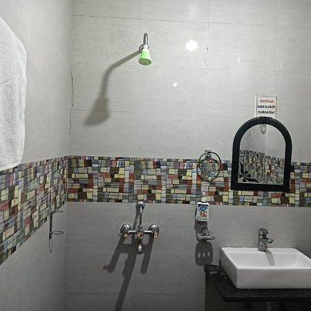 Shree Krishna Hotel Inn Varanasi Esterno foto