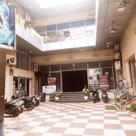 Shree Krishna Hotel Inn Varanasi Esterno foto