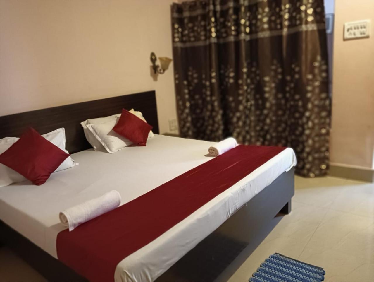 Shree Krishna Hotel Inn Varanasi Esterno foto