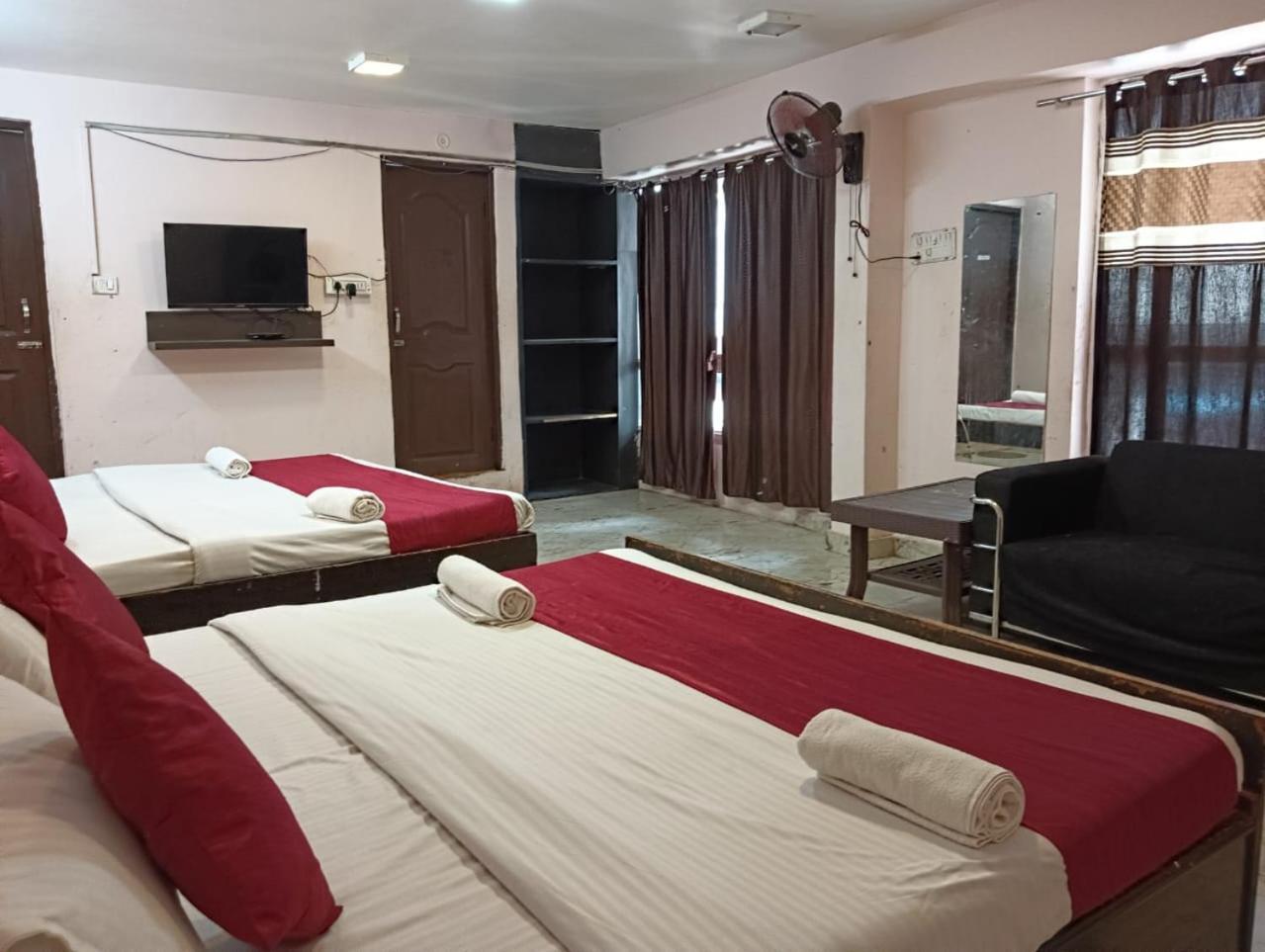 Shree Krishna Hotel Inn Varanasi Esterno foto