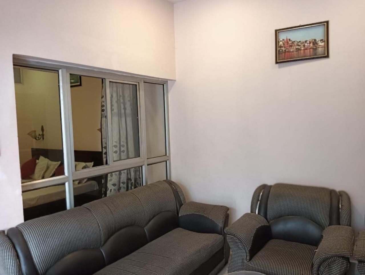 Shree Krishna Hotel Inn Varanasi Esterno foto